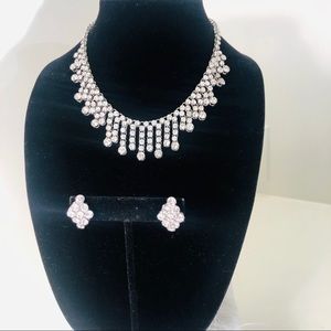 Stunning Rhinestone Necklace w/ matching earrings